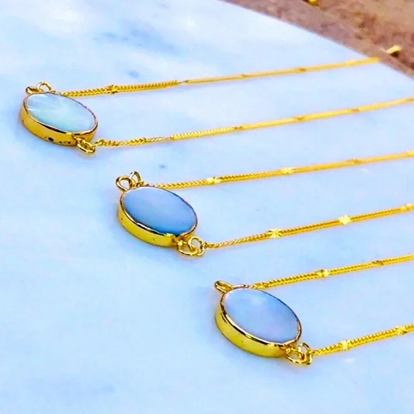 18K Gold Black Mother of Pearl Necklace - Picture 4 of 5